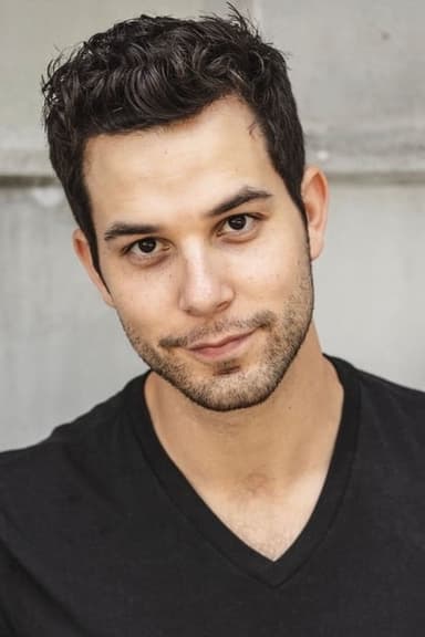 Photo de Skylar Astin