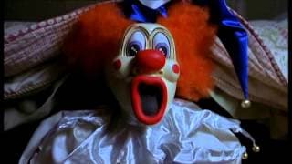 ray mange une banane scary movie 2 - Scary Movie 2