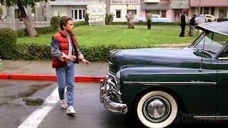 Marty découvre Hill Valley en 1955 | Retour vers le futur | Extrait VF - Retour vers le futur